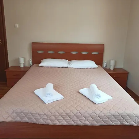 Апартамент Statevi Guest *